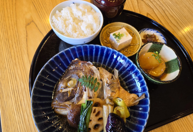真鯛のかぶと煮定食